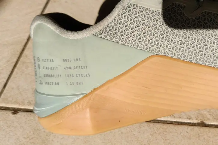 Choisir des chaussures de fitness Metcon5 sont spécialisés pour certains mouvements.