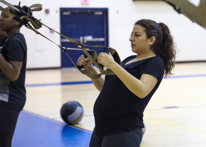 Les TRX peuvent être utilisé dans est entrainement post-natal. Ce qui est impensable avec des anneaux